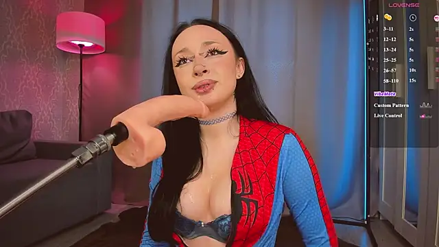 Juicy Vikki online show from May 3, 2026, 11:49 am
