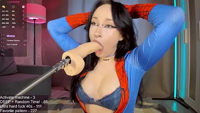 Juicy Vikki online show from June 27, 2026, 12:22 pm