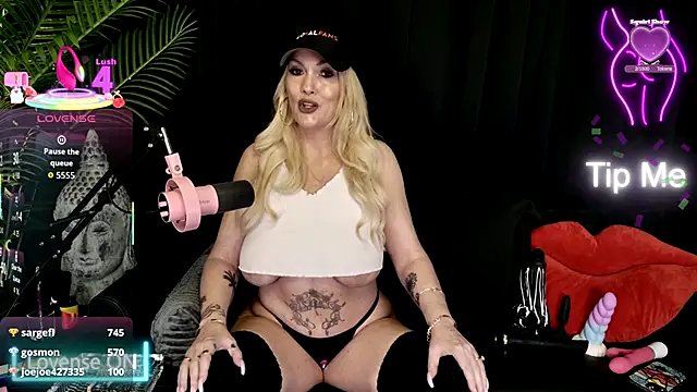 Snapshot of Daisy_Hotwife chatting on November 9, 2025, 8:18 pm Daisy Hotwife online show from November 9, 2025, 8:18 pm