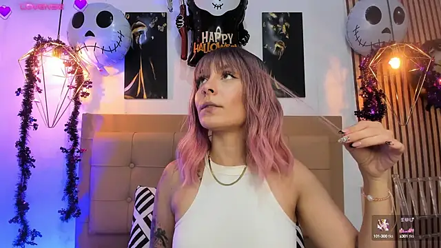 alesziarose online show from October 13, 2025, 7:25 pm