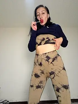 Snapshot of Oriana111 chatting on October 21, 2025, 4:46 am Oriana111 online show from October 21, 2025, 4:46 am