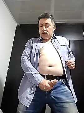 Snapshot of BigCristh79 chatting on September 23, 2025, 8:34 pm BigCristh79 online show from September 23, 2025, 8:34 pm