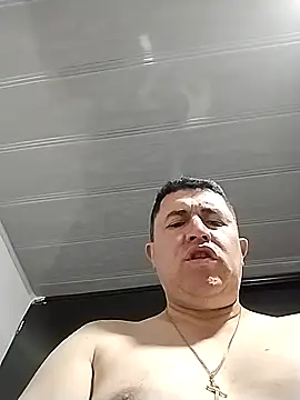 Snapshot of BigCristh79 chatting on October 14, 2025, 2:51 pm BigCristh79 online show from October 14, 2025, 2:51 pm