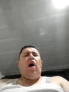 Snapshot of BigCristh79 chatting on October 30, 2025, 12:28 pm BigCristh79 online show from October 30, 2025, 12:28 pm