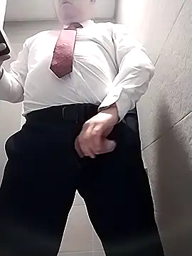 Snapshot of BigCristh79 chatting on November 3, 2025, 5:25 pm BigCristh79 online show from November 3, 2025, 5:25 pm