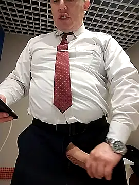 Snapshot of BigCristh79 chatting on November 12, 2025, 7:42 am BigCristh79 online show from November 12, 2025, 7:42 am