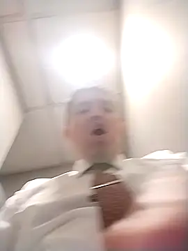 Snapshot of BigCristh79 chatting on November 17, 2025, 5:08 pm BigCristh79 online show from November 17, 2025, 5:08 pm