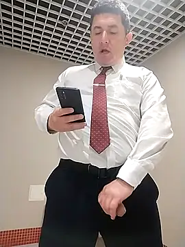 Snapshot of BigCristh79 chatting on November 24, 2025, 8:14 am BigCristh79 online show from November 24, 2025, 8:14 am