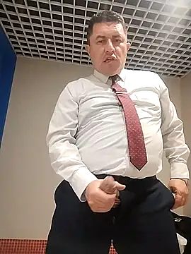 Snapshot of BigCristh79 chatting on December 3, 2025, 2:19 am BigCristh79 online show from December 3, 2025, 2:19 am