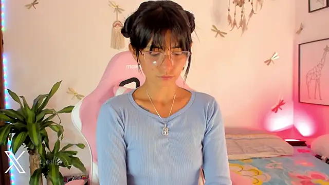 Snapshot of princessluna_19 chatting on May 16, 2026, 10:41 pm princessluna 19 online show from May 16, 2026, 10:41 pm