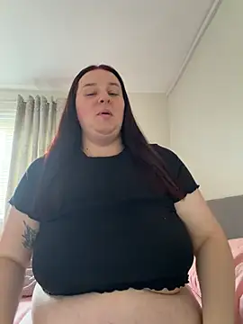 Snapshot of Curvaceouscarla chatting on July 2, 2026, 2:01 pm Curvaceouscarla online show from July 2, 2026, 2:01 pm