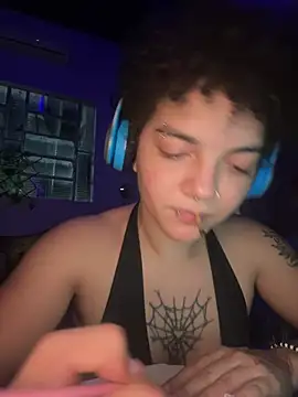 CamillyBlum online show from May 5, 2026, 2:52 am