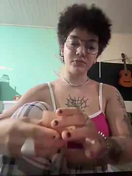 Snapshot of CamillyBlum chatting on May 19, 2026, 2:51 am CamillyBlum online show from May 19, 2026, 2:51 am