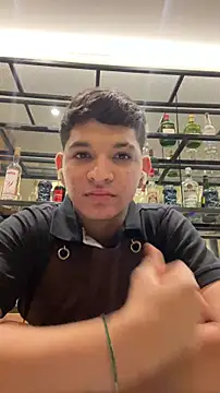 Snapshot of RobinLenoxx chatting on November 19, 2025, 12:21 am RobinLenoxx online show from November 19, 2025, 12:21 am