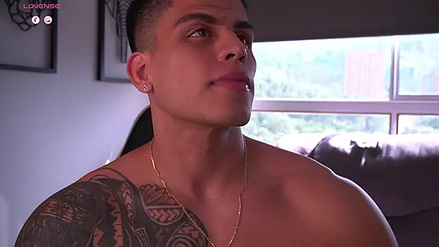 Snapshot of tyler_muscle1 chatting on September 18, 2025, 7:49 pm tyler muscle1 online show from September 18, 2025, 7:49 pm