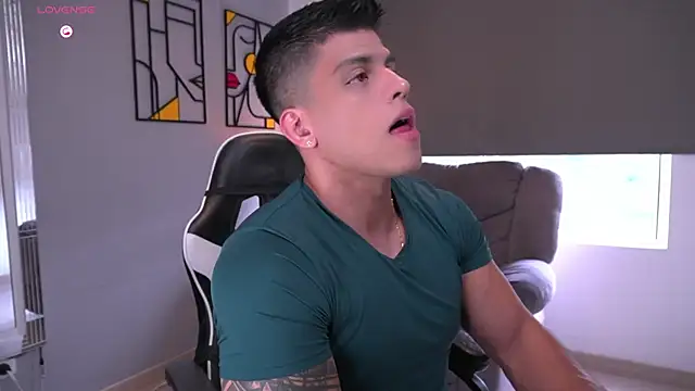 tyler muscle1 online show from January 14, 2026, 7:41 pm