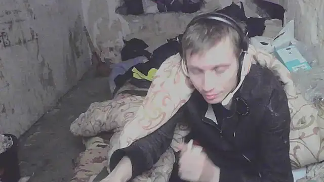 makarov1993 online show from November 9, 2025, 10:41 pm