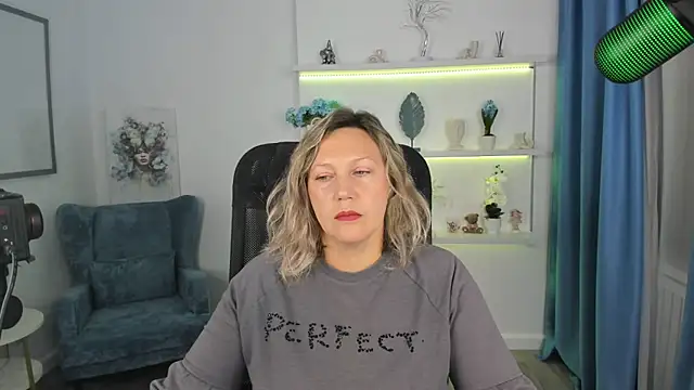 NinaStarle online show from September 18, 2025, 4:58 am