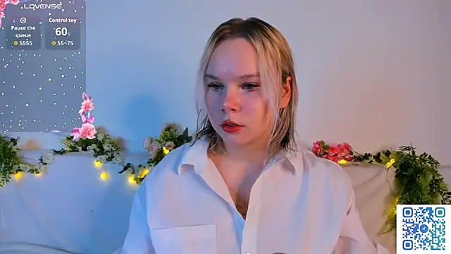 Snapshot of girlllsooft chatting on November 16, 2025, 2:06 am girlllsooft online show from November 16, 2025, 2:06 am