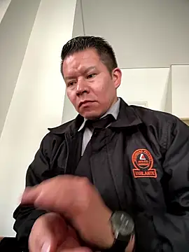 Manu0586 online show from January 12, 2026, 1:27 pm