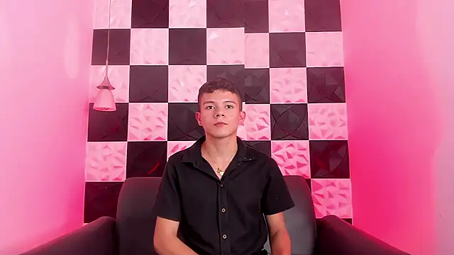 Snapshot of AndyFame1 chatting on October 2, 2025, 6:59 pm AndyFame1 online show from October 2, 2025, 6:59 pm