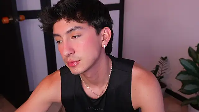 Snapshot of sweettaaron01 chatting on June 17, 2026, 11:05 pm sweettaaron01 online show from June 17, 2026, 11:05 pm