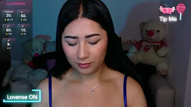 Snapshot of evelyn_ch_ chatting on December 2, 2025, 4:02 pm evelyn ch online show from December 2, 2025, 4:02 pm