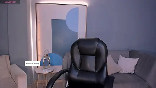 SarahYates online show from April 29, 2026, 4:16 am