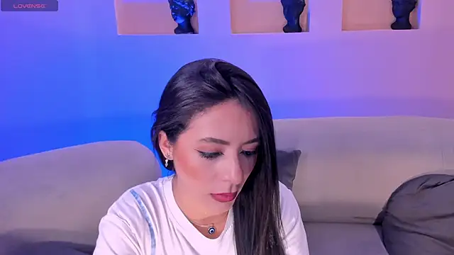 Snapshot of IsabellaMoreau chatting on September 12, 2025, 7:58 pm IsabellaMoreau online show from September 12, 2025, 7:58 pm