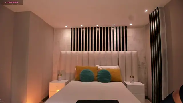 Snapshot of IsabellaMoreau chatting on October 16, 2025, 7:59 pm IsabellaMoreau online show from October 16, 2025, 7:59 pm