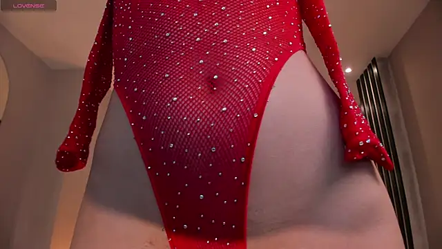 Snapshot of IsabellaMoreau chatting on October 17, 2025, 8:00 pm IsabellaMoreau online show from October 17, 2025, 8:00 pm