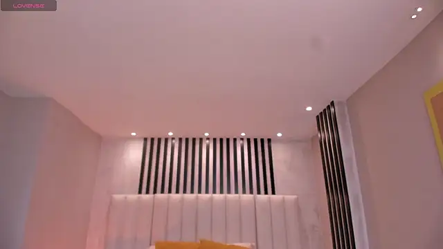 Snapshot of IsabellaMoreau chatting on October 18, 2025, 9:04 pm IsabellaMoreau online show from October 18, 2025, 9:04 pm