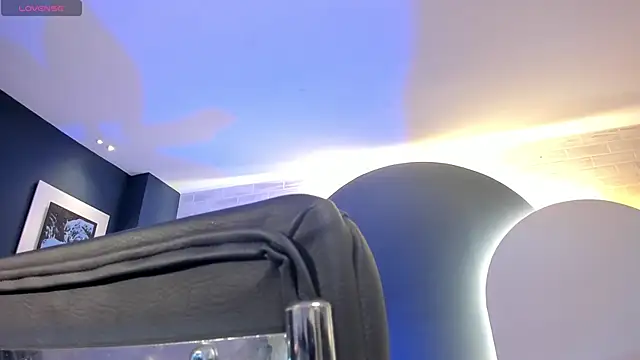 Snapshot of IsabellaMoreau chatting on October 27, 2025, 8:13 pm IsabellaMoreau online show from October 27, 2025, 8:13 pm