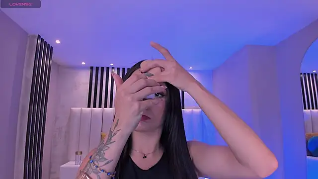 Snapshot of IsabellaMoreau chatting on October 31, 2025, 7:26 pm IsabellaMoreau online show from October 31, 2025, 7:26 pm