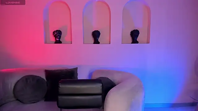 Snapshot of IsabellaMoreau chatting on November 23, 2025, 5:46 pm IsabellaMoreau online show from November 23, 2025, 5:46 pm