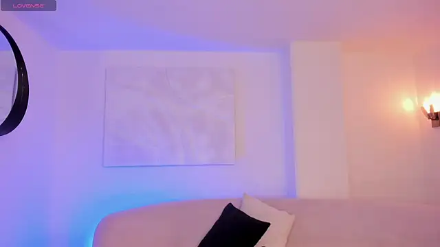 Snapshot of IsabellaMoreau chatting on November 25, 2025, 8:09 pm IsabellaMoreau online show from November 25, 2025, 8:09 pm