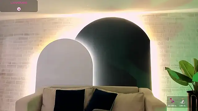 Snapshot of IsabellaMoreau chatting on December 13, 2025, 7:53 pm IsabellaMoreau online show from December 13, 2025, 7:53 pm