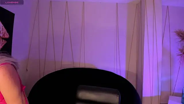 Snapshot of IsabellaMoreau chatting on January 13, 2026, 7:41 pm IsabellaMoreau online show from January 13, 2026, 7:41 pm