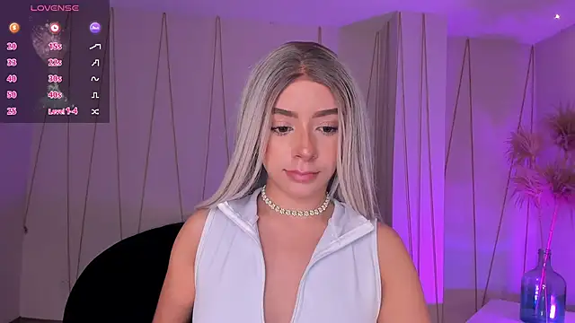 Snapshot of IsabellaMoreau chatting on February 1, 2026, 6:17 pm IsabellaMoreau online show from February 1, 2026, 6:17 pm