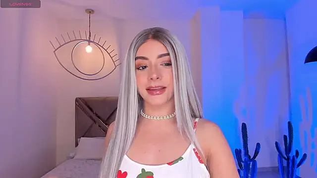 Snapshot of IsabellaMoreau chatting on February 10, 2026, 8:02 pm IsabellaMoreau online show from February 10, 2026, 8:02 pm