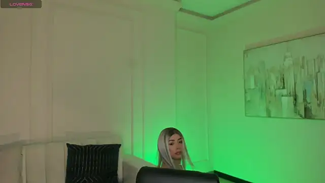 Snapshot of IsabellaMoreau chatting on February 14, 2026, 7:54 pm IsabellaMoreau online show from February 14, 2026, 7:54 pm