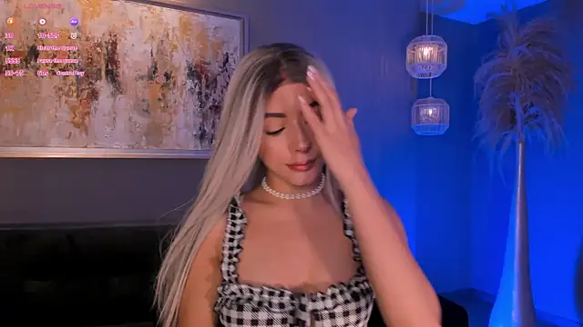 Snapshot of IsabellaMoreau chatting on February 15, 2026, 7:10 pm IsabellaMoreau online show from February 15, 2026, 7:10 pm