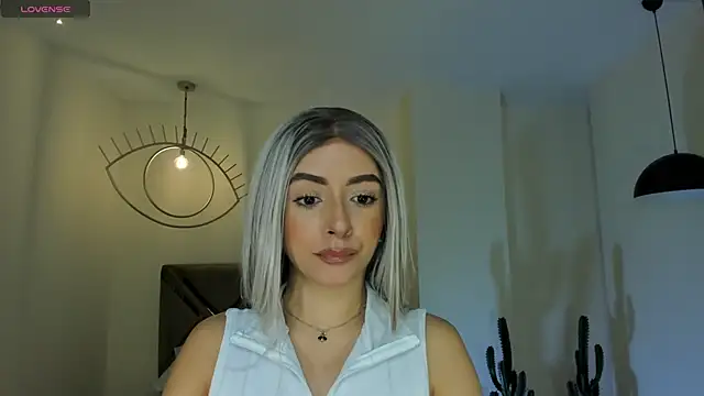 Snapshot of IsabellaMoreau chatting on February 22, 2026, 5:44 pm IsabellaMoreau online show from February 22, 2026, 5:44 pm