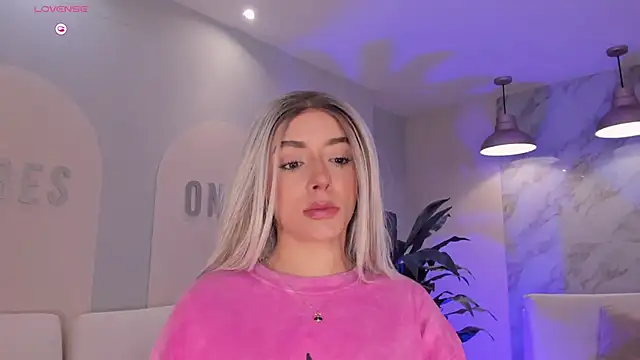 Snapshot of IsabellaMoreau chatting on February 27, 2026, 8:53 pm IsabellaMoreau online show from February 27, 2026, 8:53 pm