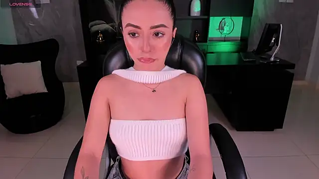 Snapshot of IsabellaMoreau chatting on March 15, 2026, 5:30 pm IsabellaMoreau online show from March 15, 2026, 5:30 pm