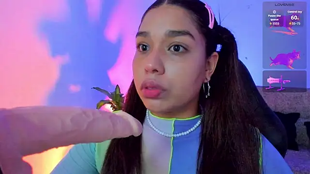 Snapshot of giselle_upp chatting on November 12, 2025, 4:24 am giselle upp online show from November 12, 2025, 4:24 am