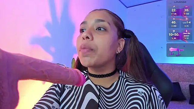 Snapshot of giselle_upp chatting on November 28, 2025, 4:04 am giselle upp online show from November 28, 2025, 4:04 am