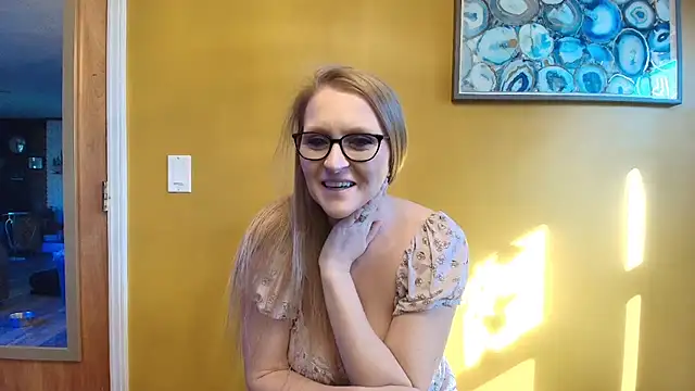 Snapshot of Thesquirtnqueen chatting on December 3, 2025, 3:10 pm Thesquirtnqueen online show from December 3, 2025, 3:10 pm