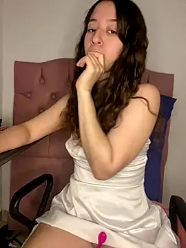 -rosi online show from September 12, 2025, 2:33 am