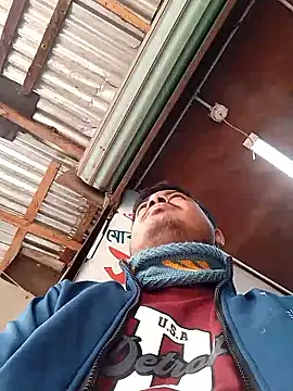 Snapshot of CatchingBouquet chatting on January 18, 2026, 4:05 am CatchingBouquet online show from January 18, 2026, 4:05 am